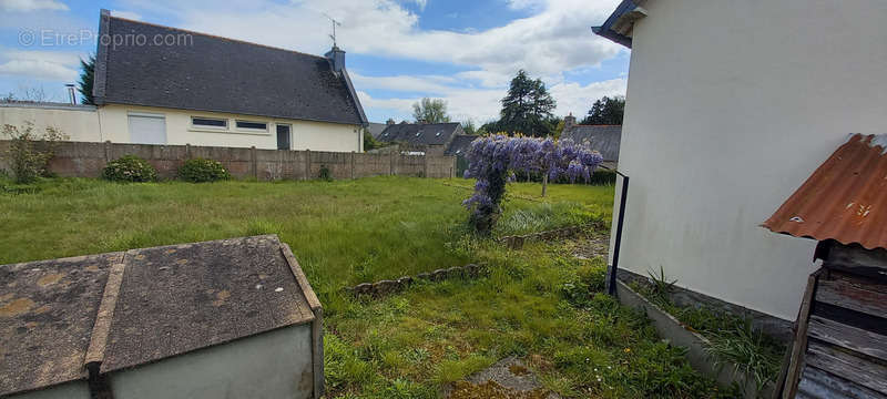 Maison à PLOUMAGOAR