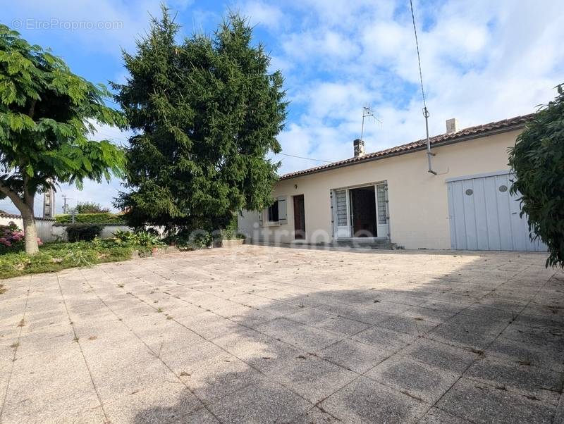 Maison à BOURG-CHARENTE