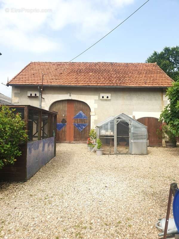 Maison à BARBEZIEUX-SAINT-HILAIRE