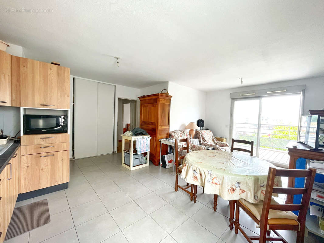 Appartement à PIERRE-BENITE