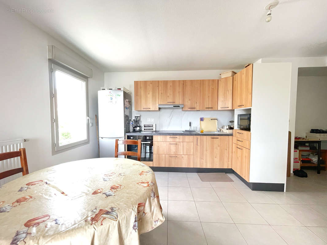 Appartement à PIERRE-BENITE