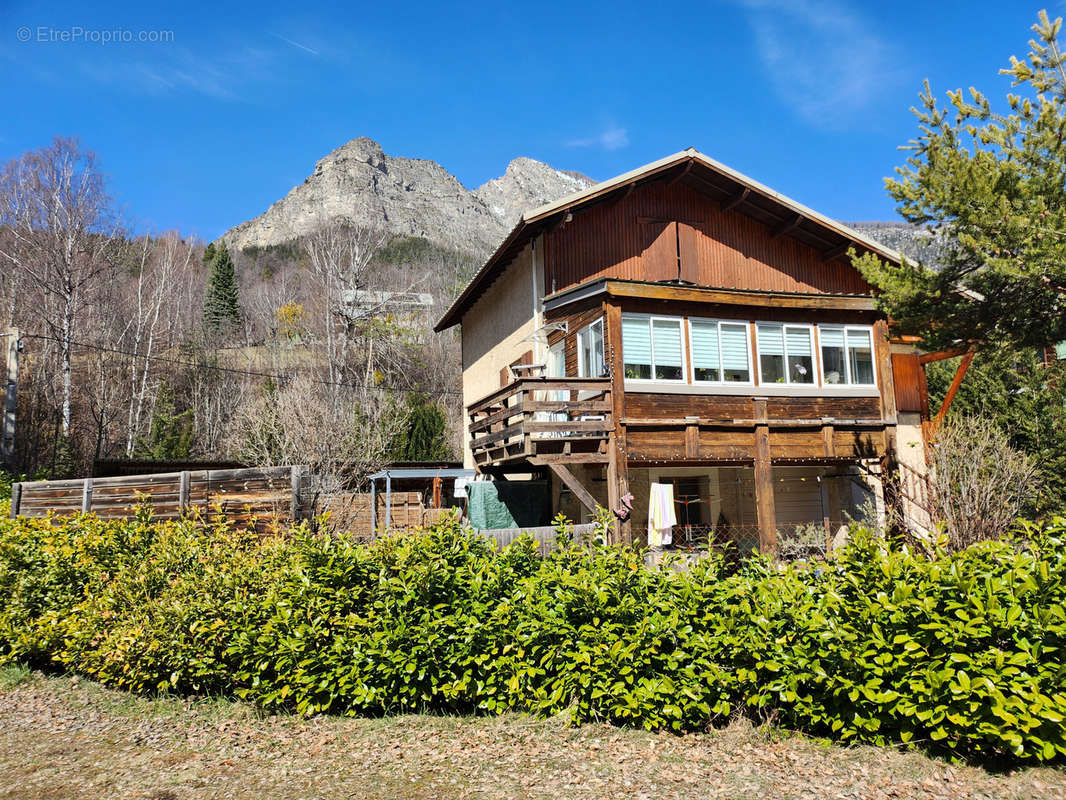 Maison à COLMARS