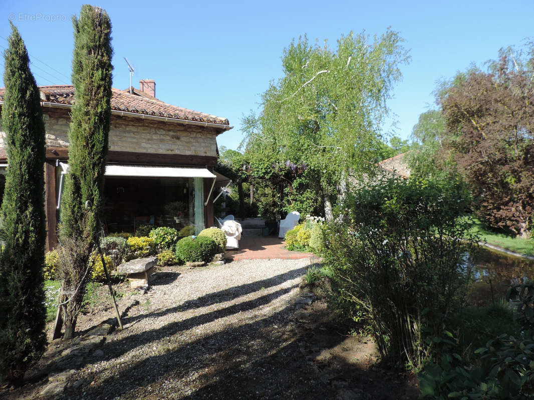 Maison à LOUZY