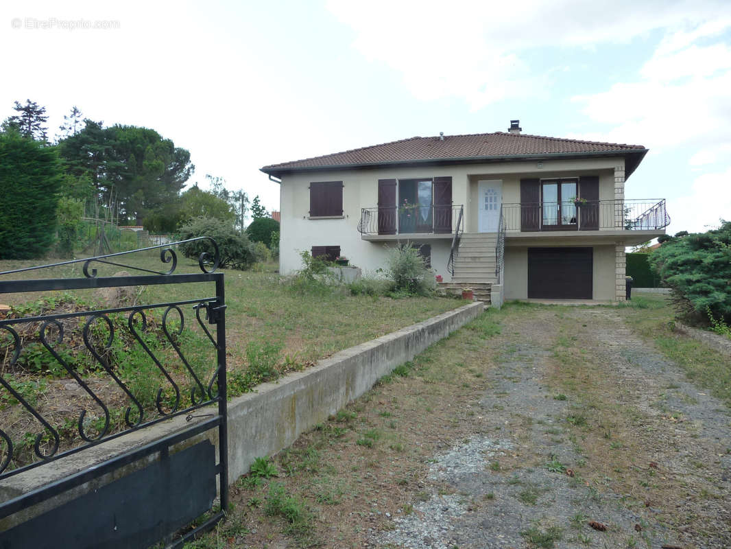 Maison à ECOTAY-L&#039;OLME