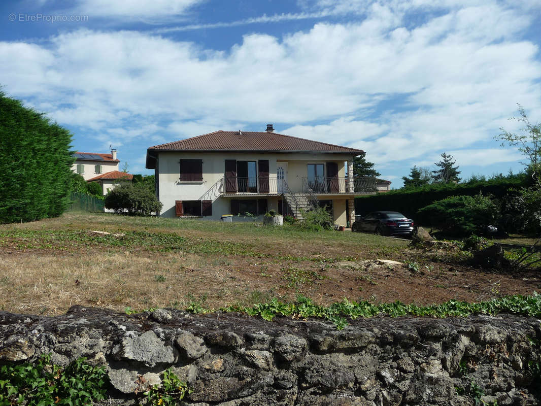 Maison à ECOTAY-L&#039;OLME