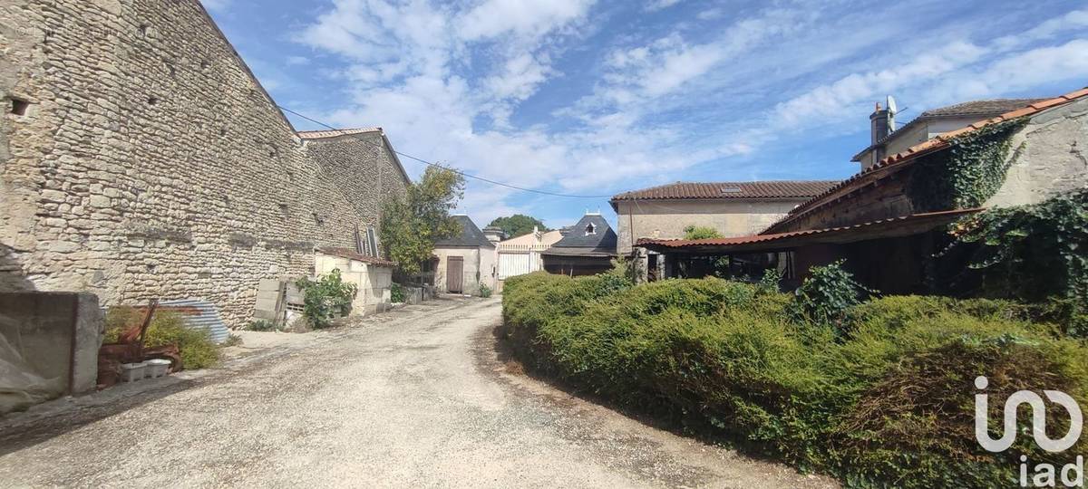 Photo 1 - Maison à SAINT-LAURENT-DE-COGNAC