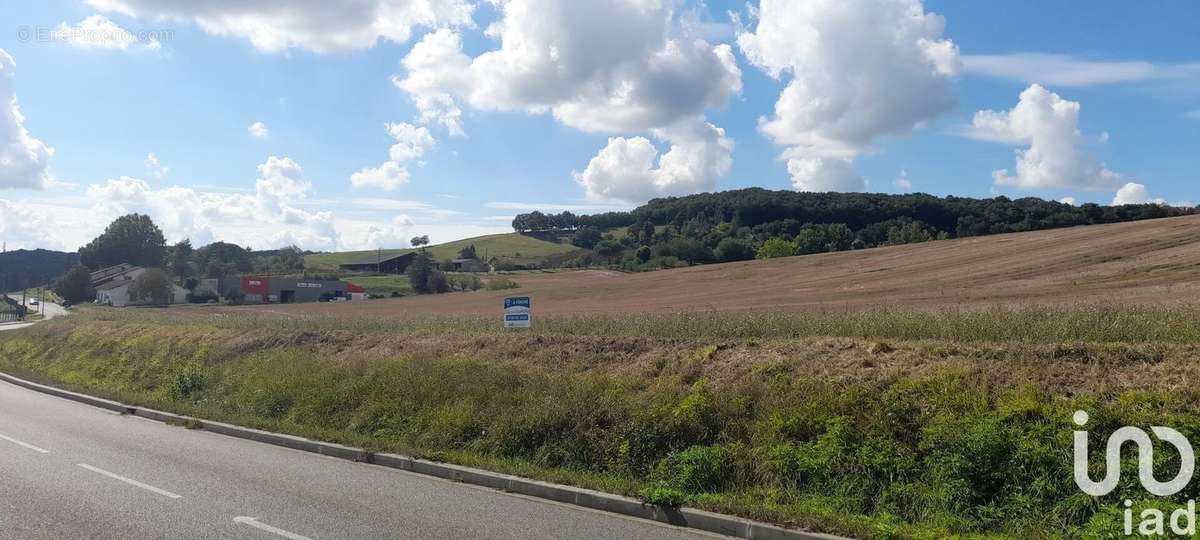 Photo 3 - Terrain à PONT-DU-CASSE