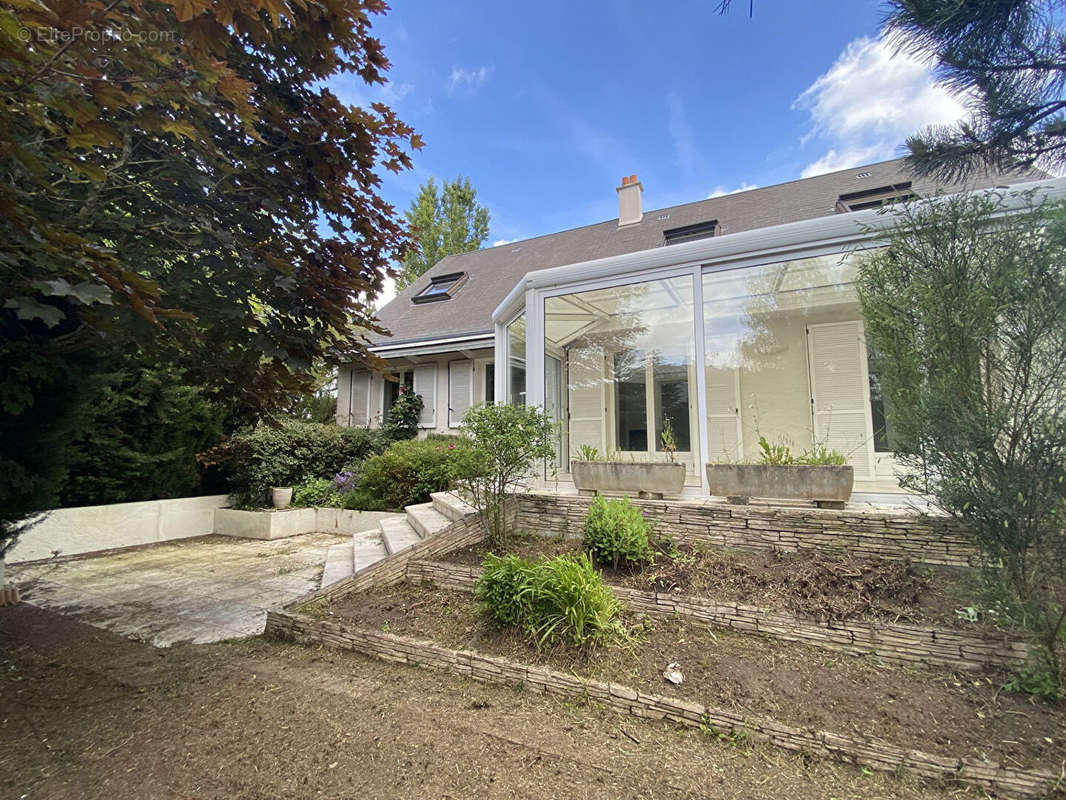 Maison à SAINT-JEAN-DE-BRAYE