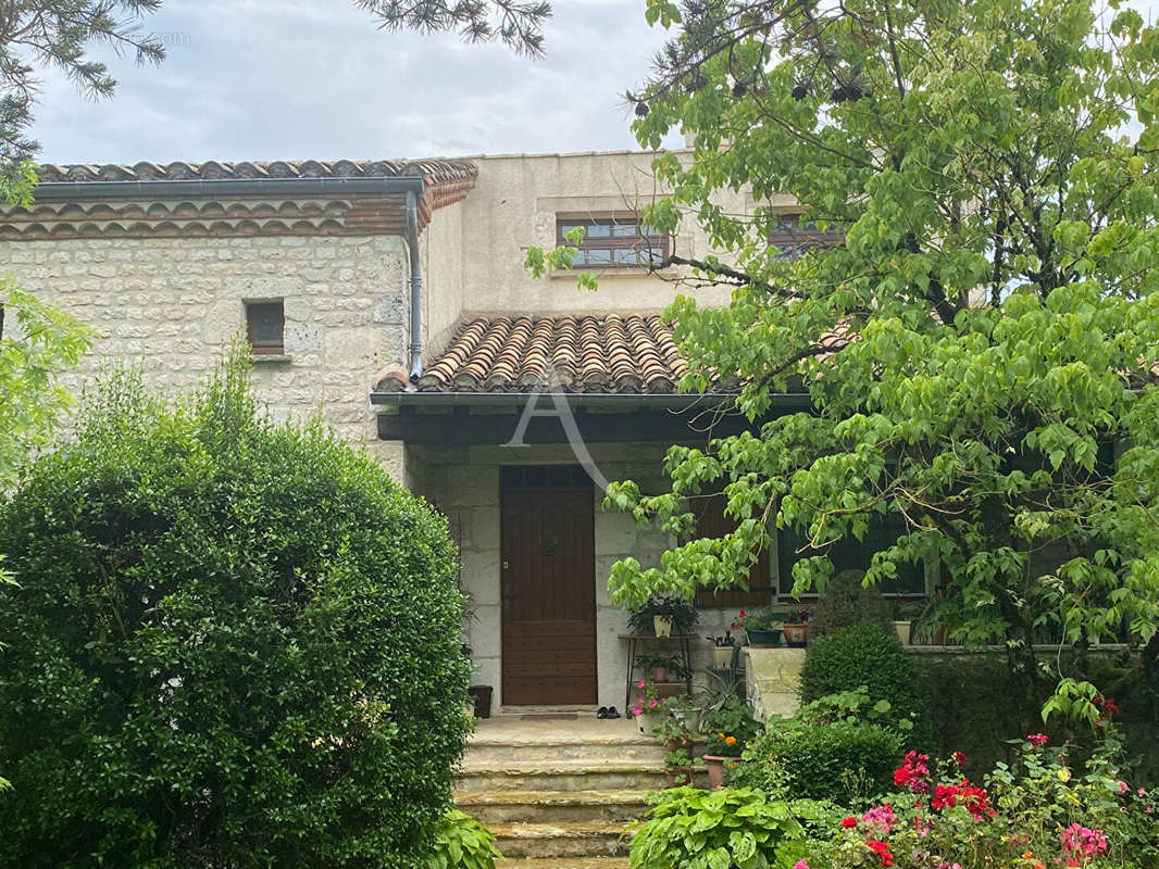 Maison à MIRANDOL-BOURGNOUNAC