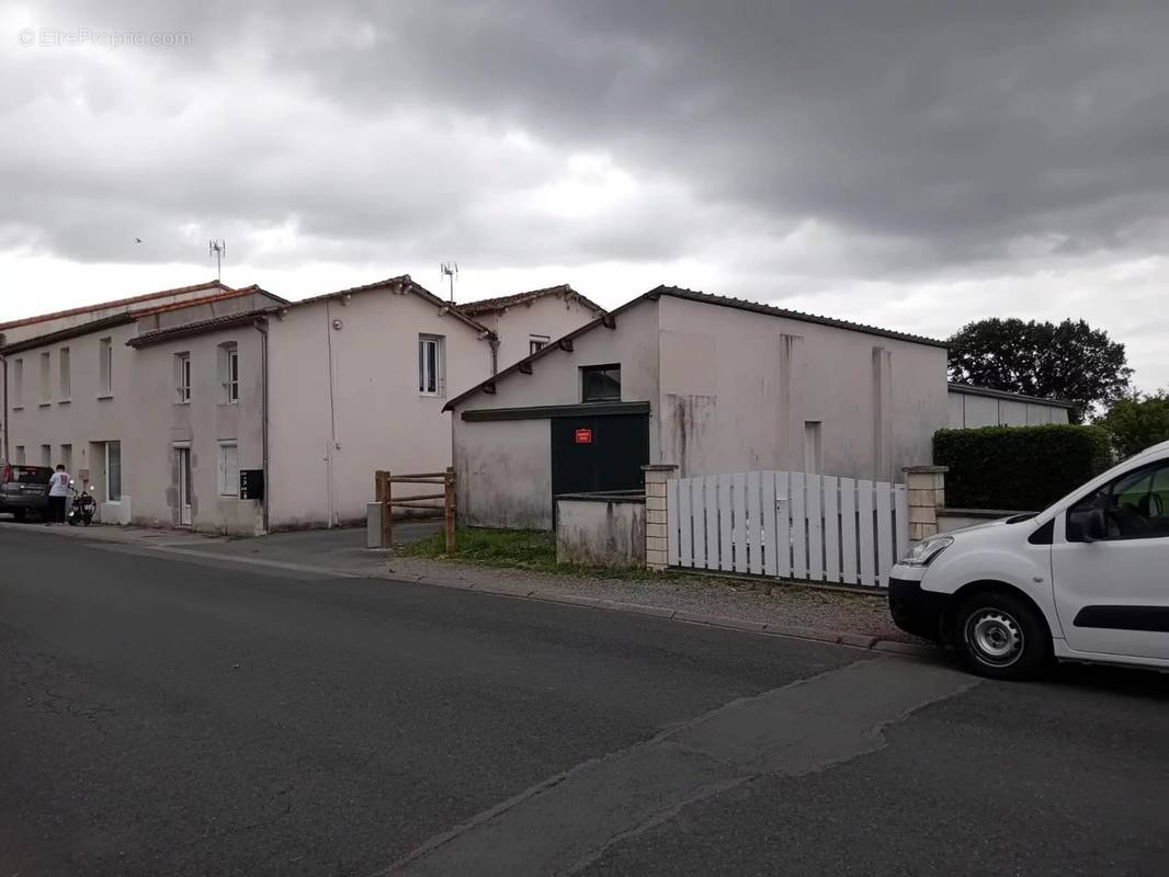 Maison à SAINT-AMAND-SUR-SEVRE