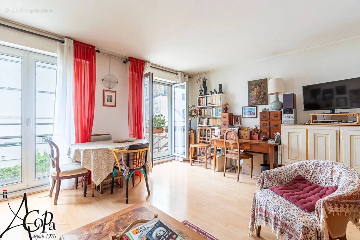 Appartement à PARIS-18E