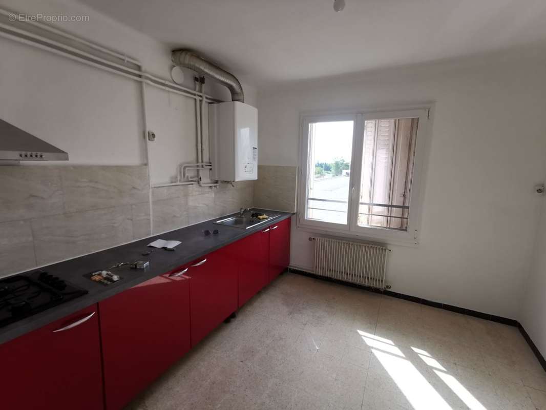 CUISINE - Appartement à NIMES