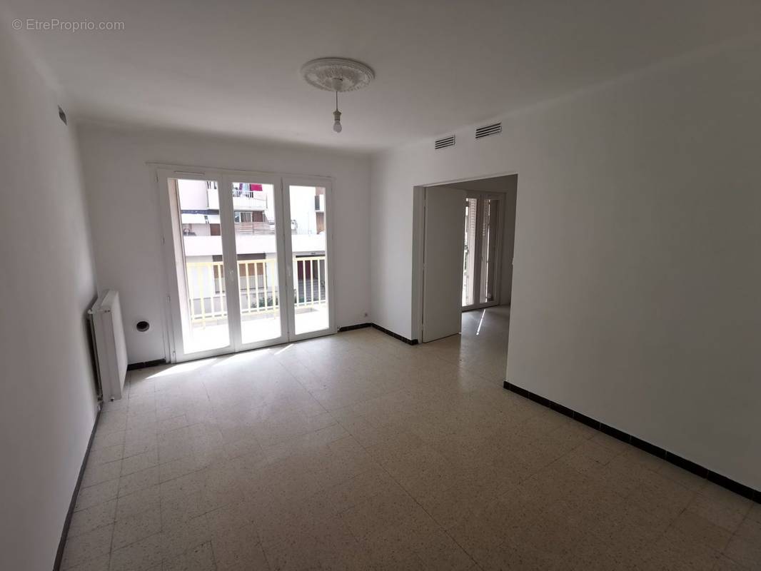 SEJOUR - Appartement à NIMES