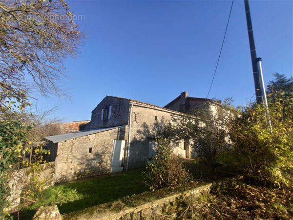 2a. outbuildings - Maison à CHEF-BOUTONNE