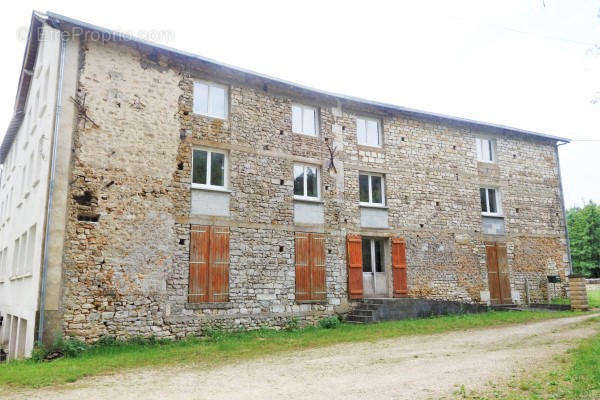 OVERVIEW - Maison à CHARROUX