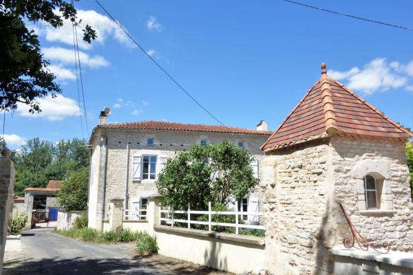 overview - Maison à PUYREAUX