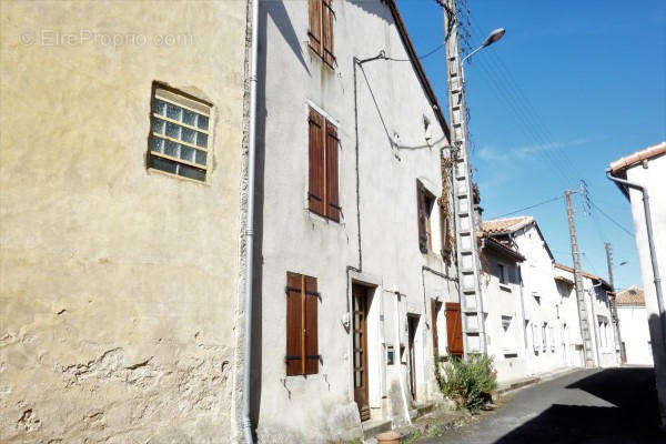 OVERVIEW - Maison à CHARROUX