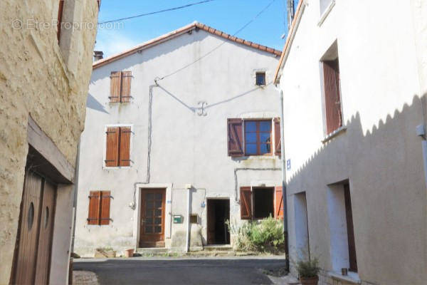 OVERVIEW - Maison à CHARROUX