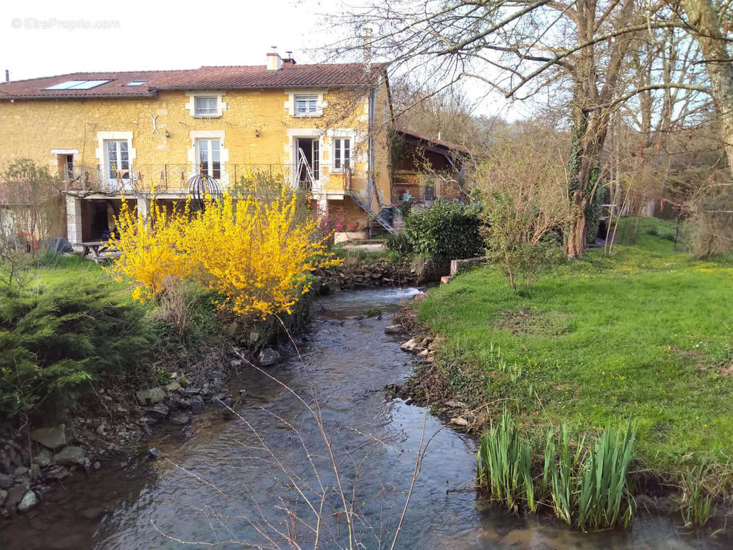 overview - Maison à CHAMPAGNE-MOUTON