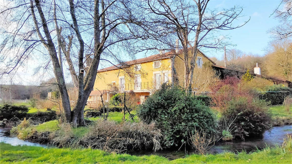 OVERVIEW - Maison à CHAMPAGNE-MOUTON