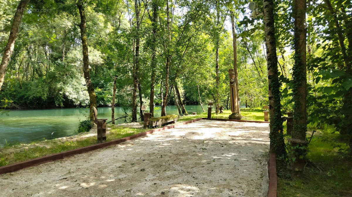 PETANQUE - Maison à FONTCLAIREAU