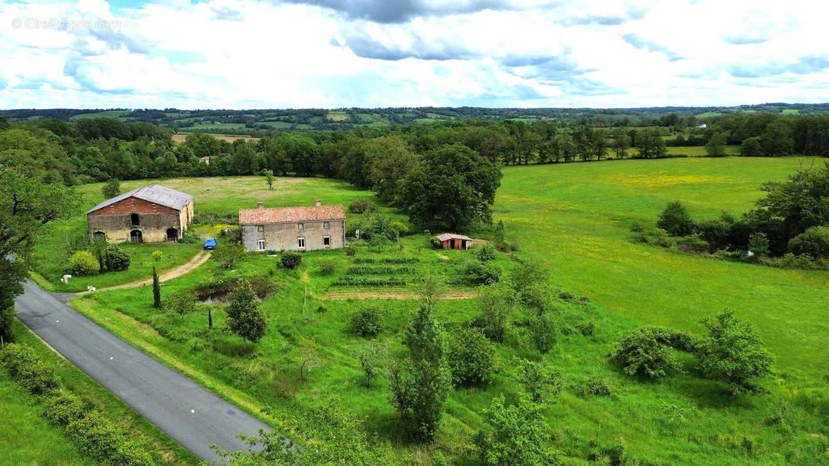 OVERVIEW - Maison à AVAILLES-LIMOUZINE