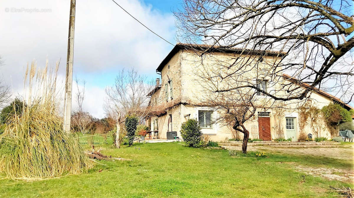 OVERVIEW - Maison à CHAMPAGNE-MOUTON