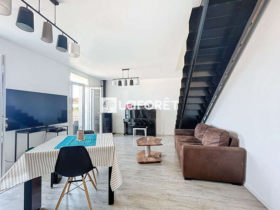 Appartement à SAUSSET-LES-PINS