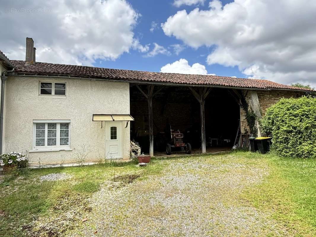 Maison à NANTEUIL-EN-VALLEE