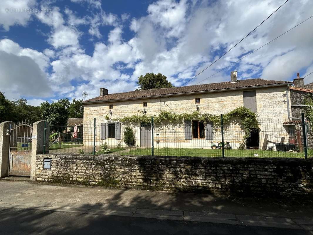 Maison à SAINTE-SOLINE