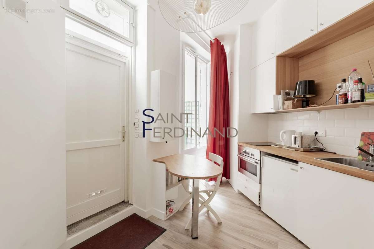 Appartement à PARIS-17E