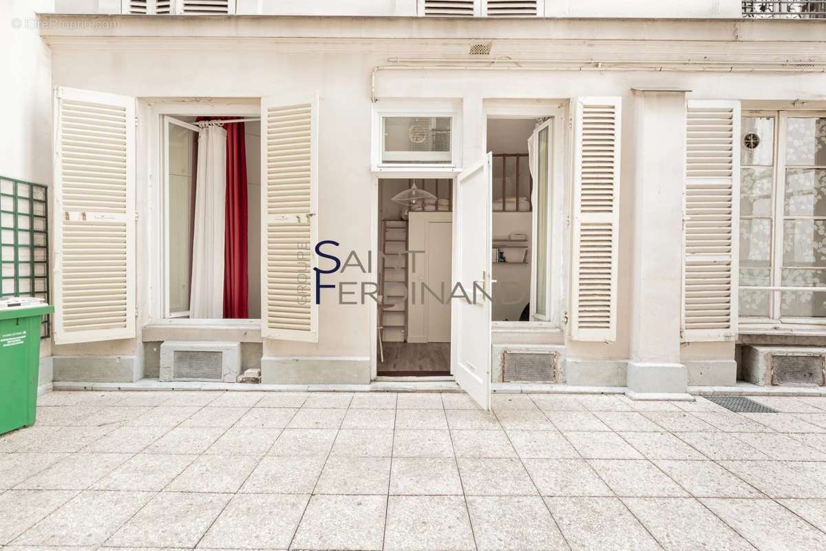 Appartement à PARIS-17E