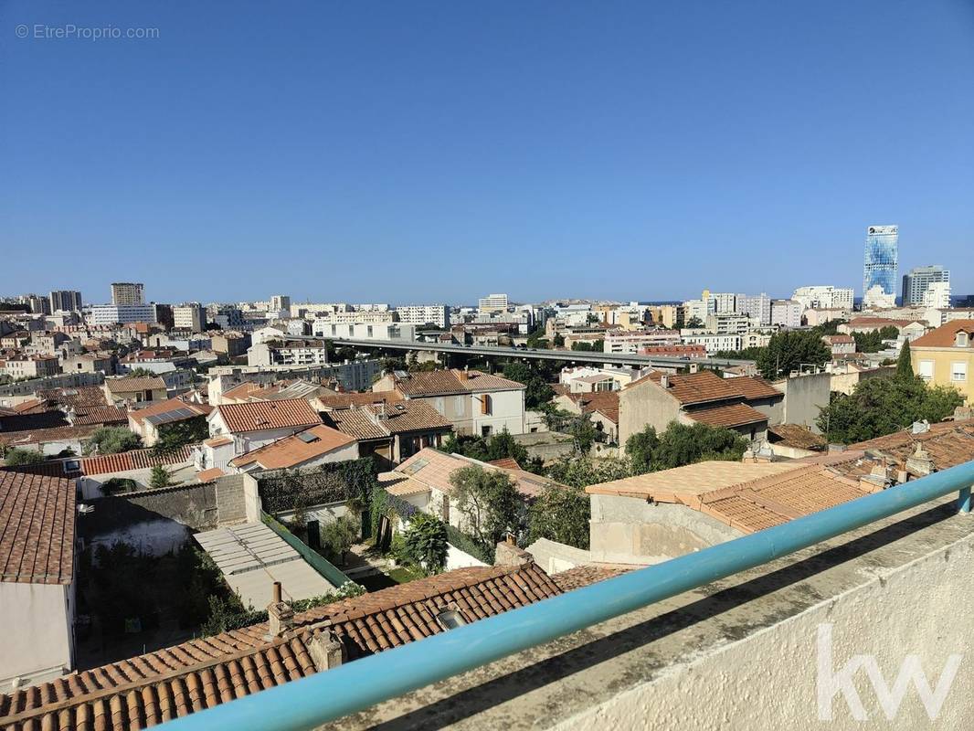 Appartement à MARSEILLE-3E