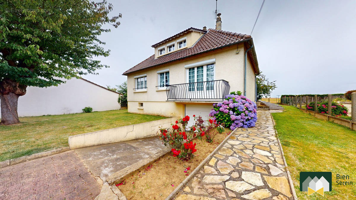 Façade avant - Maison à SAINT-GEORGES-SUR-EURE