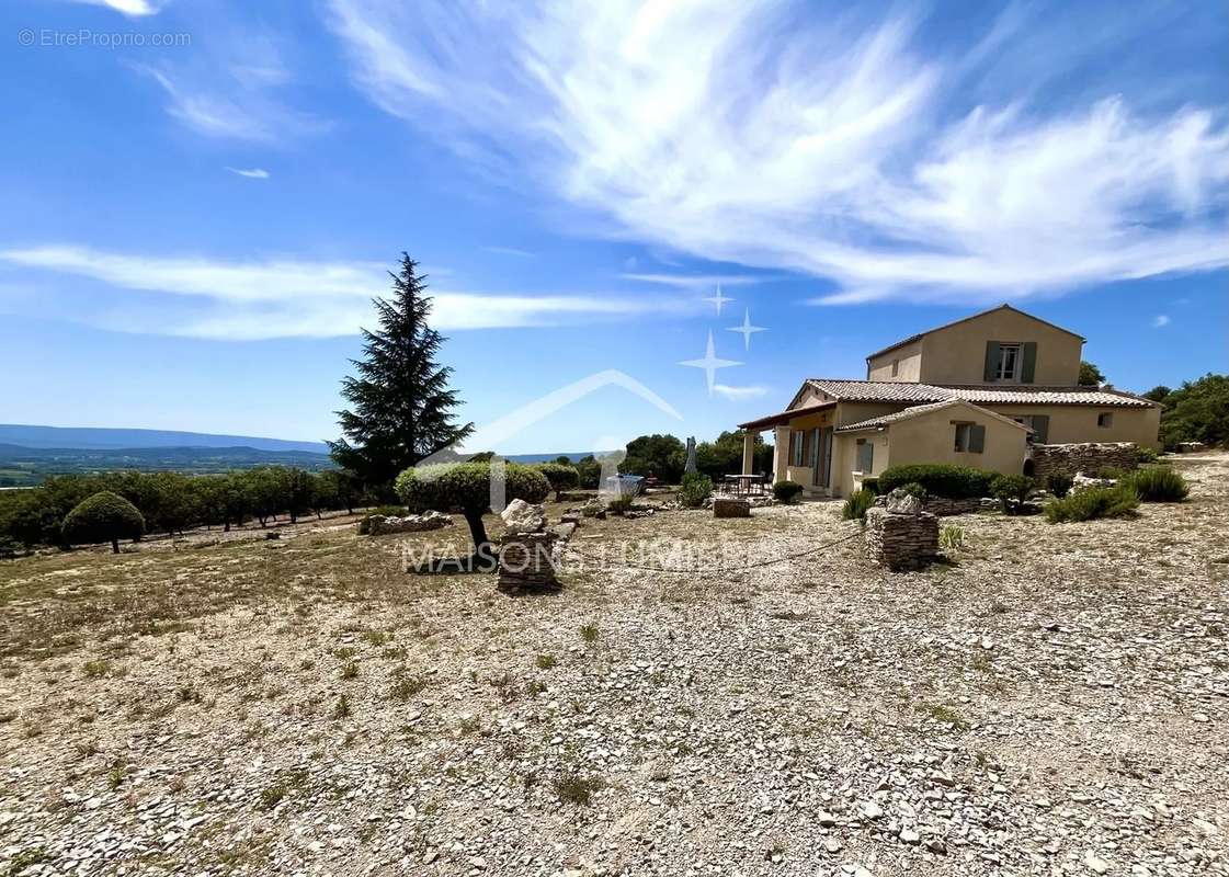 Maison à SAINT-SATURNIN-LES-APT