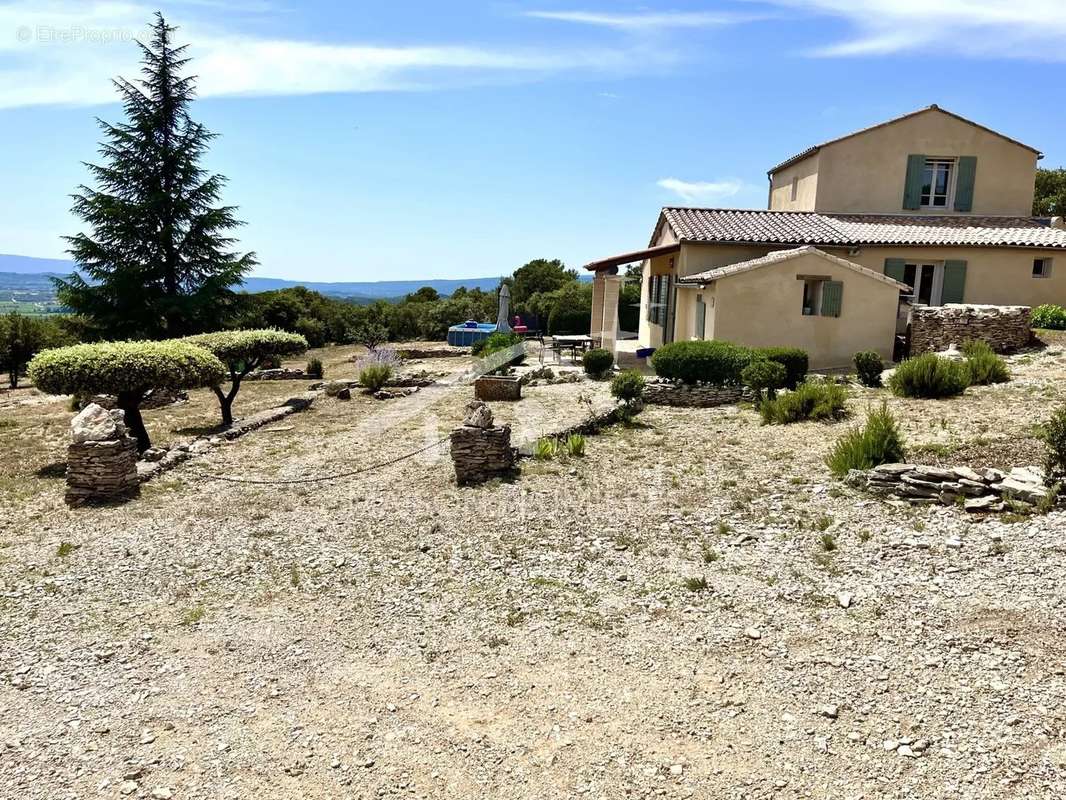 Maison à SAINT-SATURNIN-LES-APT