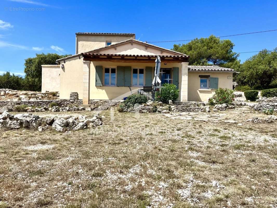 Maison à SAINT-SATURNIN-LES-APT