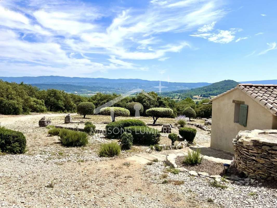 Maison à SAINT-SATURNIN-LES-APT