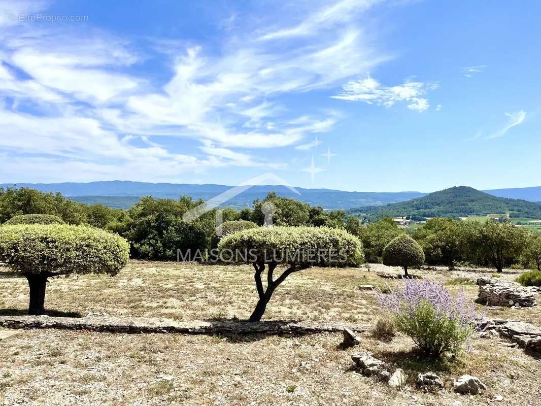 Maison à SAINT-SATURNIN-LES-APT