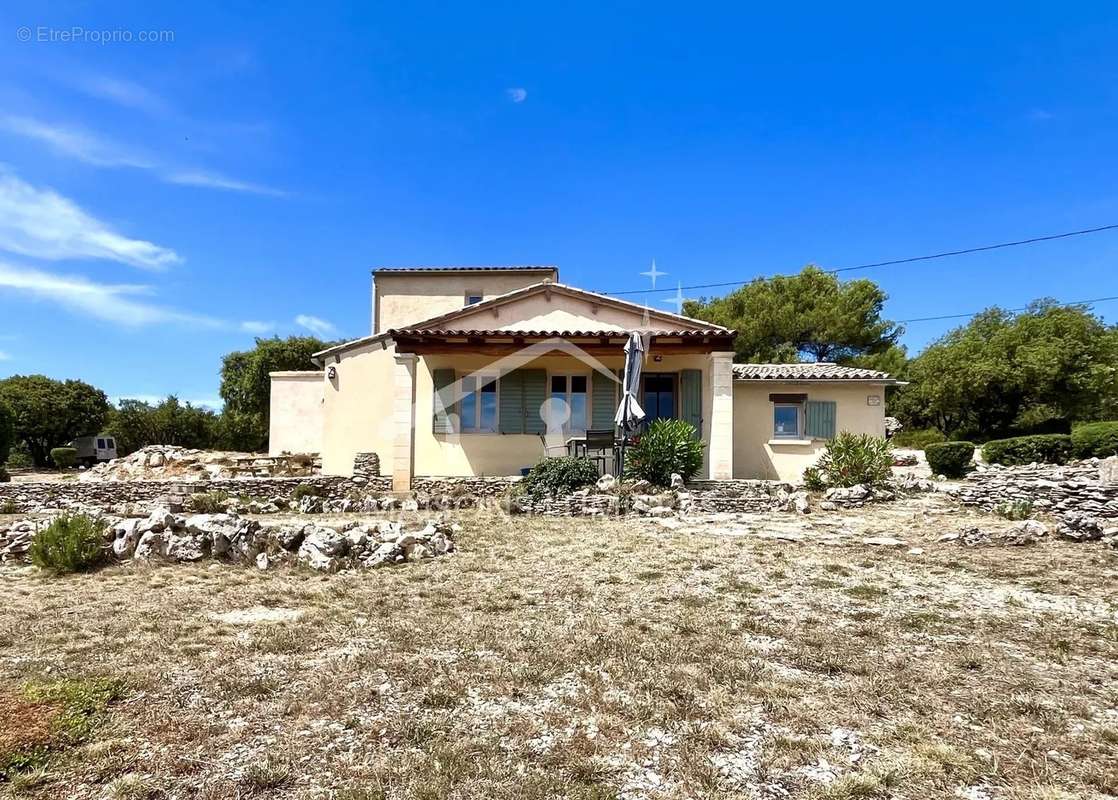 Maison à SAINT-SATURNIN-LES-APT