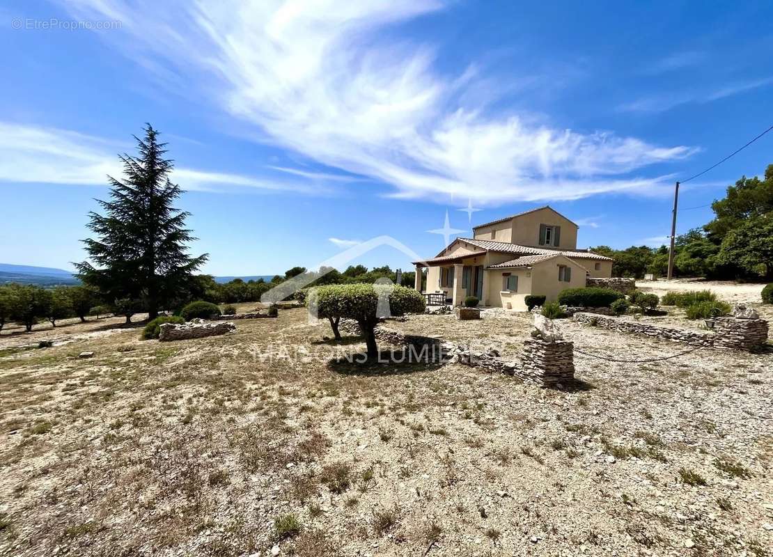 Maison à SAINT-SATURNIN-LES-APT