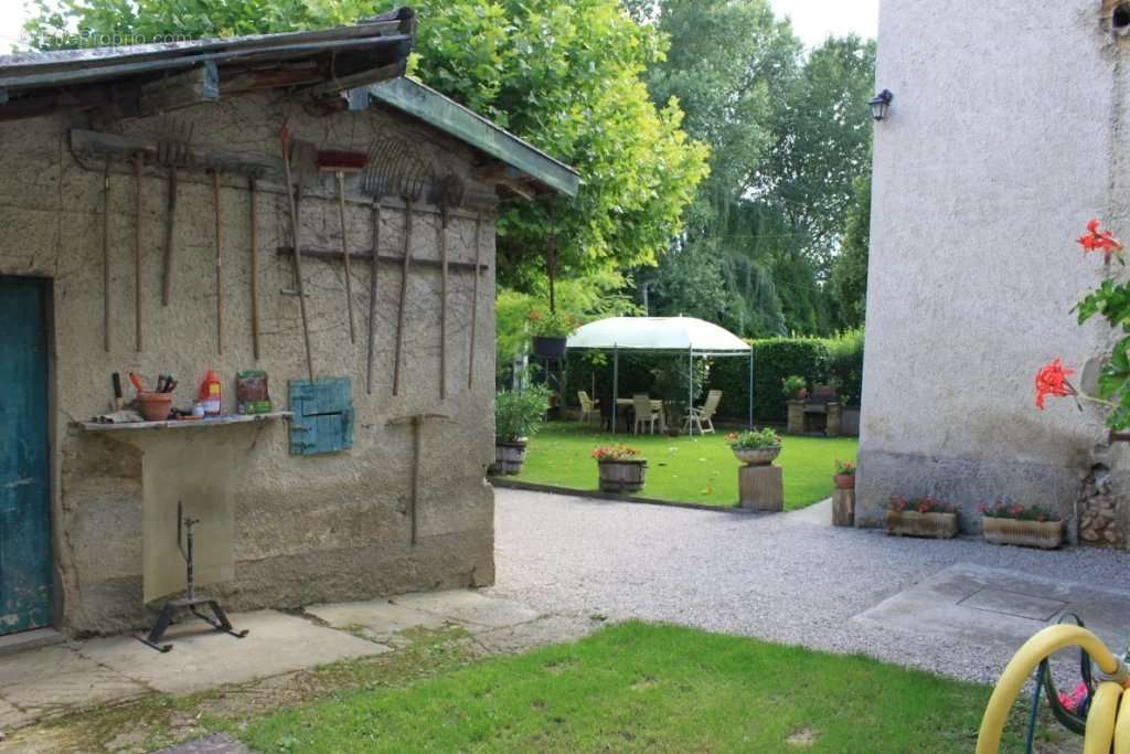 Maison à AUBERIVES-SUR-VAREZE