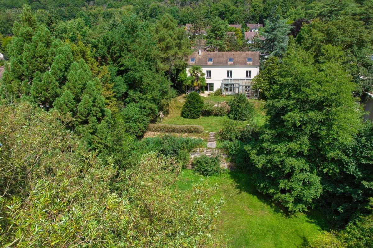 Maison à SAINT-REMY-LES-CHEVREUSE