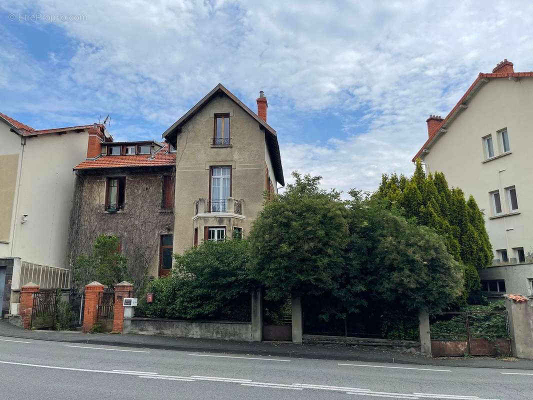 Maison à CLERMONT-FERRAND