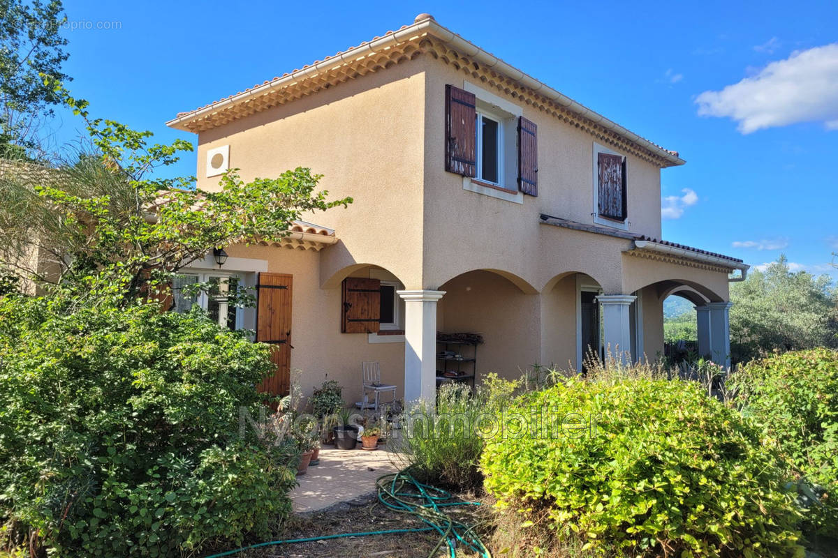 Maison à MIRABEL-AUX-BARONNIES