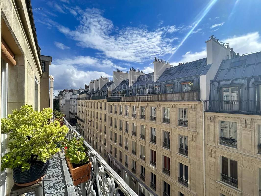 Appartement à PARIS-17E