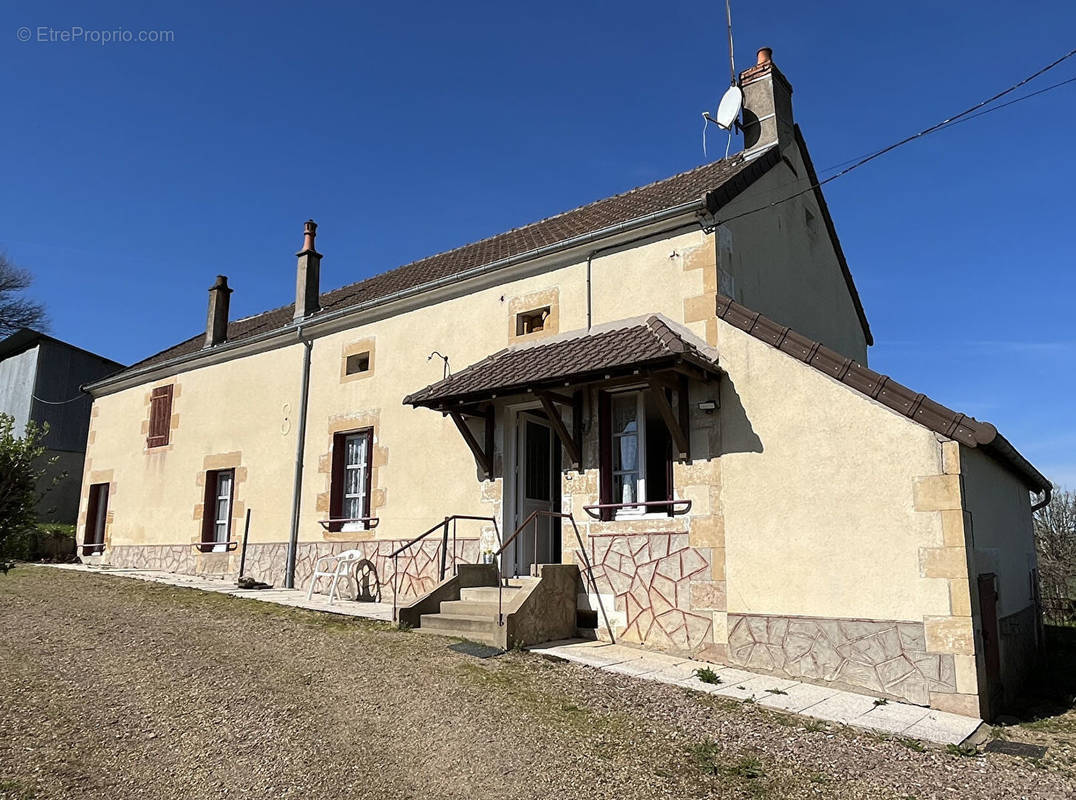 Maison à SAINT-JEAN-AUX-AMOGNES