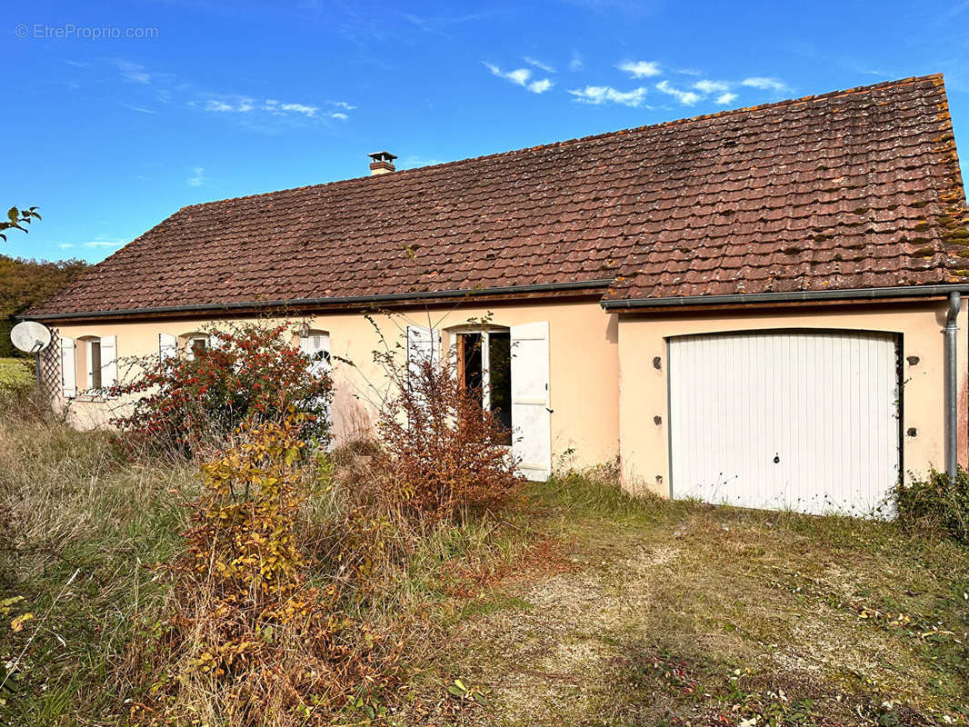 Maison à IVOY-LE-PRE