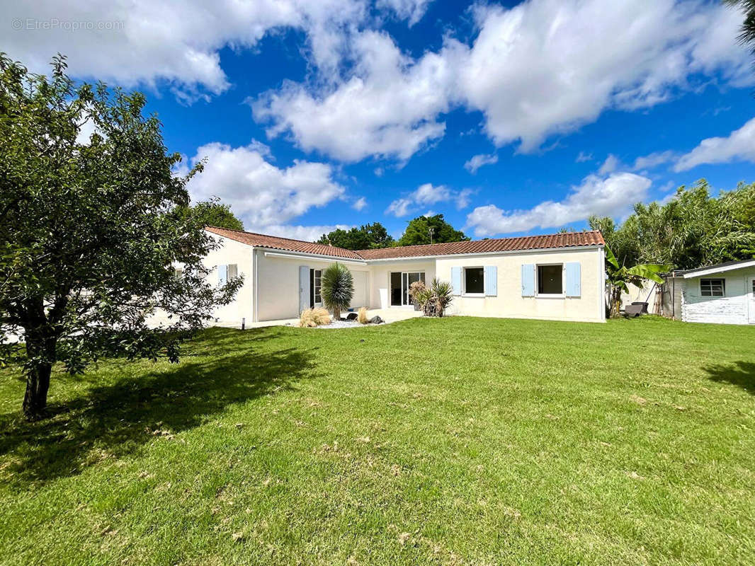 Maison à MORNAC-SUR-SEUDRE