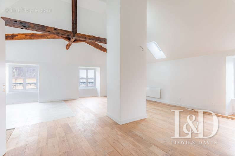 Salon plafond cathédrale - Appartement à VANNES